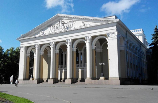 Заклади культури опублікували програми виступів на квітень