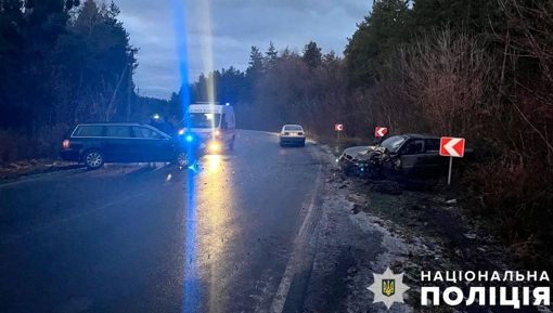 У Полтавській області зіткнулись два автомобілі: двох людей госпіталізували