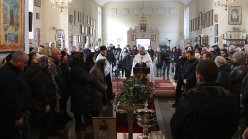 Ракетний удар по житловому будинку: у Полтаві попрощались з Оленою Скляр та Іриною Ратушняк