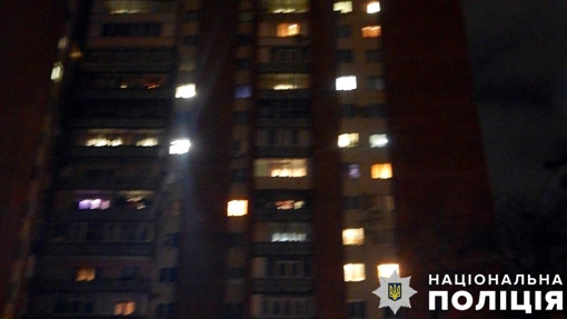 У Полтаві з шостого поверху будинку випав 21-річний чоловік