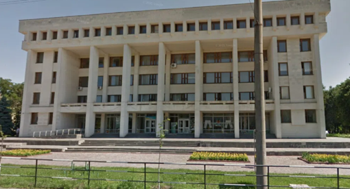 Ще на рік продовжили обмеження руху пішоходів біля обласної бібліотеки Полтави