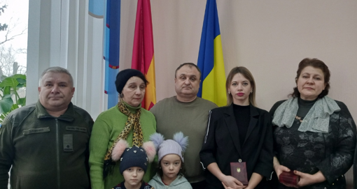 На Полтавщині рідним трьох загиблих захисників вручили їх державні нагороди