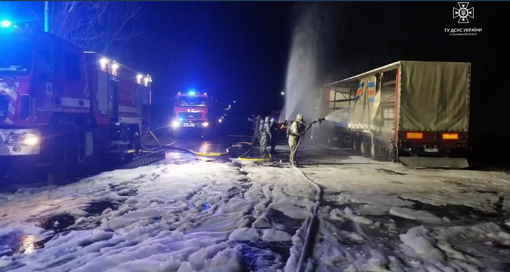 На Полтавщини під час руху вантажівки стався витік хімікатів
