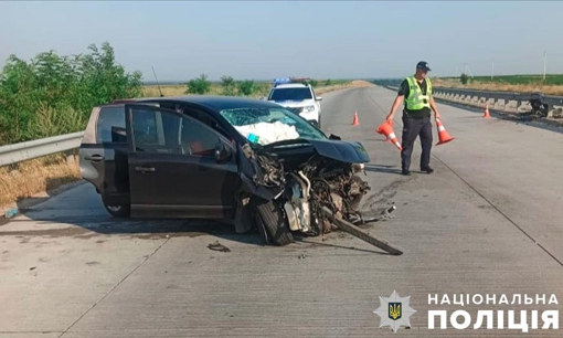 На Полтавщині п’яний водій легковика влетів у відбійник: є поранені