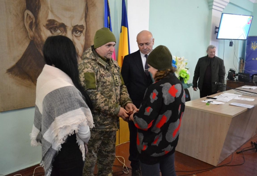 На Полтавщині рідним полеглого захисника Сергія Бідніна передали його орден "За мужність"
