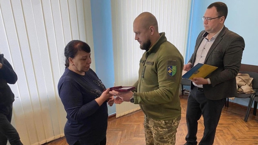 Родинам трьох полеглих воїнів з Полтавщини передали їх нагороди