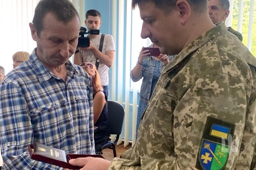 Державні нагороди передали сімом родинам воїнів з Полтавщини
