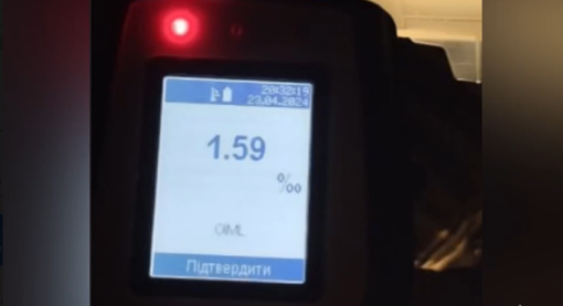 У Кременчуці п'яний водій порушив ПДР та не мав права керування