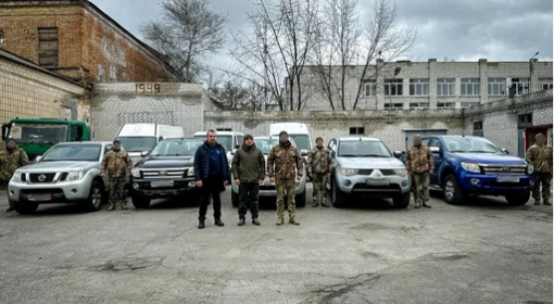 На Полтавщині військовим передали п’ять пікапів