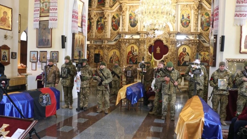 Полтавська громада попрощалася з трьома бійцями, які полягли на війні