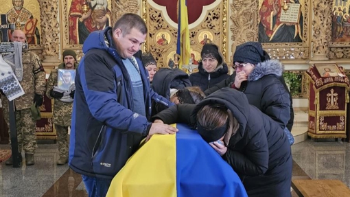 У Полтаві попрощалися зі 28-річним снайпером Валентином Надточієм