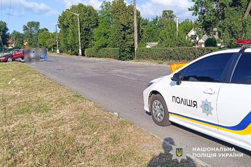 У Полтавській області легковик злетів із дороги та врізався в електроопору: двоє людей поранені