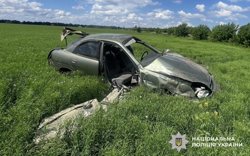 У Полтавській області легковик вилетів із дороги й перекинувся: дві людини загинули