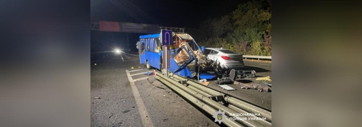 У Полтавській області зіткнулися маршрутка й легковик: троє людей поранені