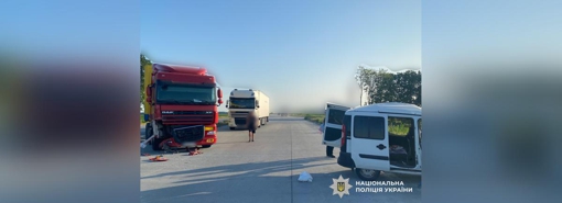 На Полтавщині зіткнулися вантажівка та автомобіль: двоє людей поранені