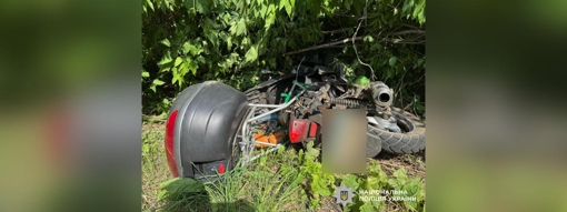 Смертельна ДТП на Полтавщині: водій скутера злетів з дороги та врізався у дерево