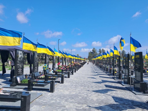 «Прости». Історія мами, яка щодня приходить до сина – Героя