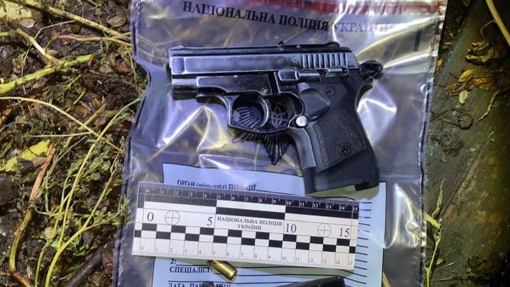На Полтавщині у 44-річного чоловіка вилучили зброю та боєприпаси