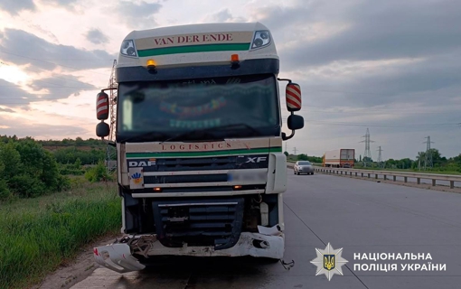 На Полтавщині зіткнулися вантажівка та мікроавтобус: є поранення