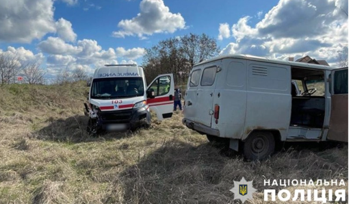 На Полтавщині зіткнулися УАЗ та карета швидкої медичної допомоги: є поранений