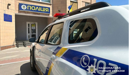 На Полтавщині підозрюють 23-річну жінку в нарузі над могилою загиблого військового