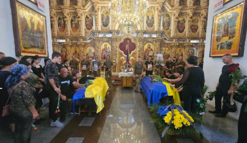 У Полтаві попрощалися із солдатом Олегом Шмальком та старшим лейтенантом Максимом Окачем