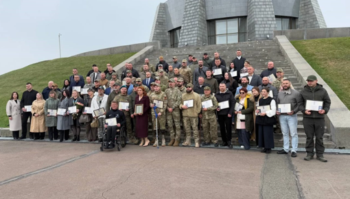 Ветеранам із Полтавщини вручили відзнаки Президента України "За оборону України"