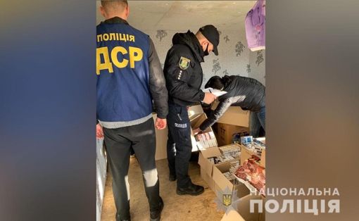 На Полтавщині поліціянти вилучили майже 500 л нелегального алкоголю та понад 3,5 тис. контрафактних пачок цигарок